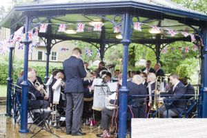 diamond jubilee ilkley 2012 5 sm.jpg